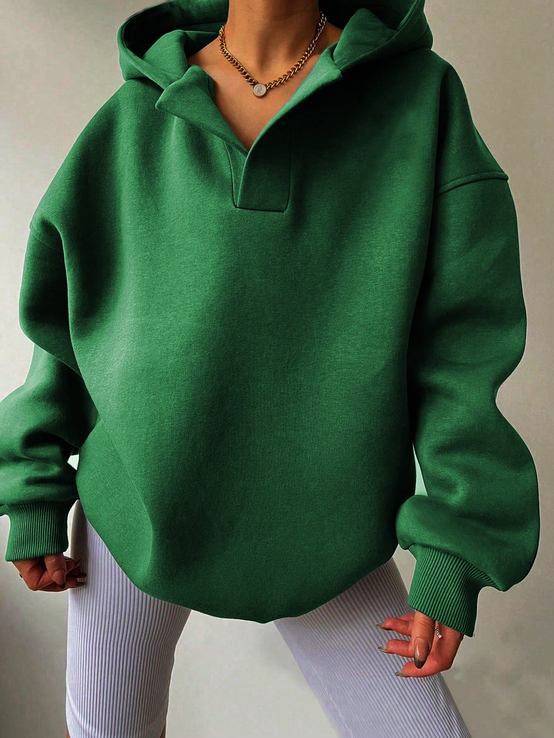 Damen Oversize-Kapuzenpullover mit V-Öffnung, tiefer Schulternaht und gerippten Bündchen Echo Archiv