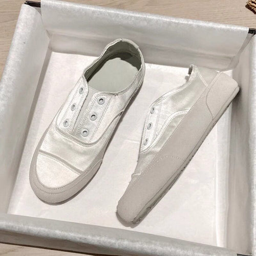 Damen Satin‑Slip‑On Sneaker mit gummierter Zehenkappe und elastischem Einstieg Echo Archiv