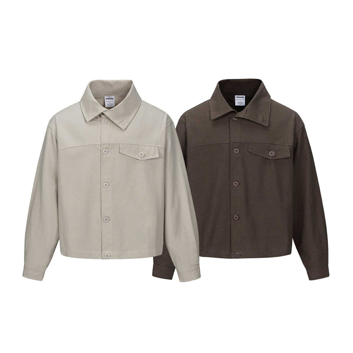Unisex Kurz geschnittene Boxy-Hemdjacke mit durchgehender Knopfleiste und Pattentasche Echoarchiv