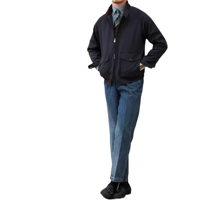 Herren Kurzblouson mit Cordkragen, Pattentaschen und Reißverschluss Echoarchiv
