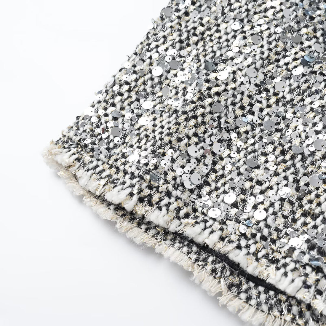 Damen Kurzjacke im Bouclé‑Stil mit Paillettenbesatz und Perlmuttknöpfen Echoarchiv