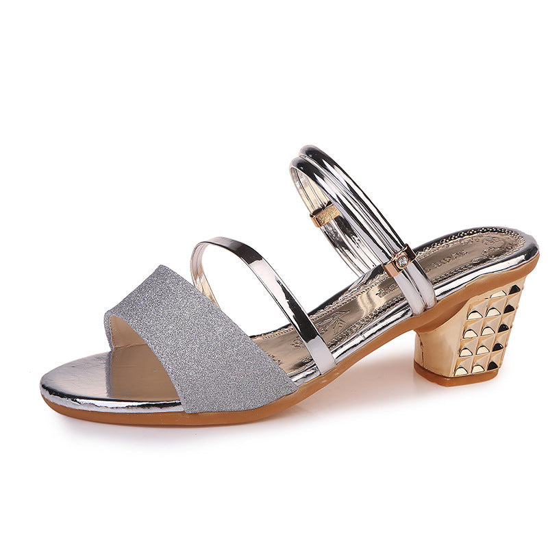 Damen nan glitzernde Riemchen-Pantolette mit mittelhohem Nietenblockabsatz und poliertem Metallic-Fußbett Echo Archiv
