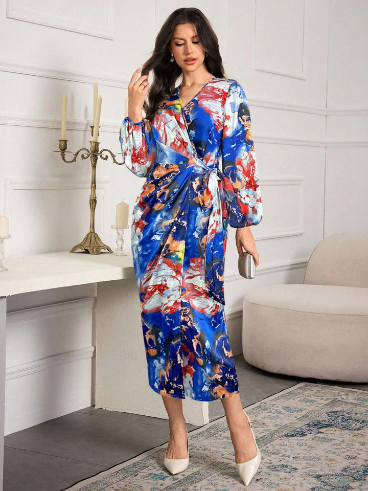 Damen Elegantes Wickelkleid mit floralen Akzenten Echo Archiv
