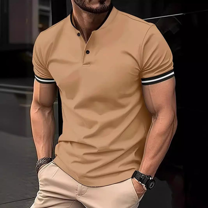 Herren Poloshirt mit modernem Stehkragen und kontrastierenden Ärmelabschlüssen Echoarchiv