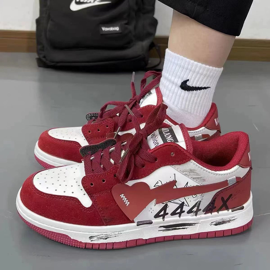 Damen Sneakers mit einzigartiger Herz-Applikation und modischem Detail Echo Archiv