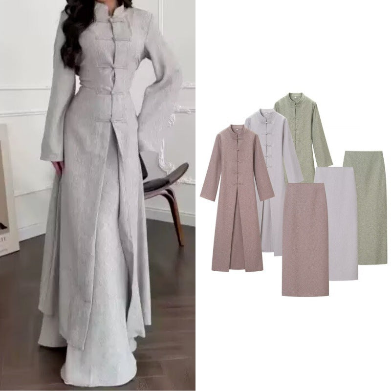 Damen Langärmliges Maxikleid mit Stehkragen Knebelknopfverschluss und vorderem Schlitz Echo Archiv