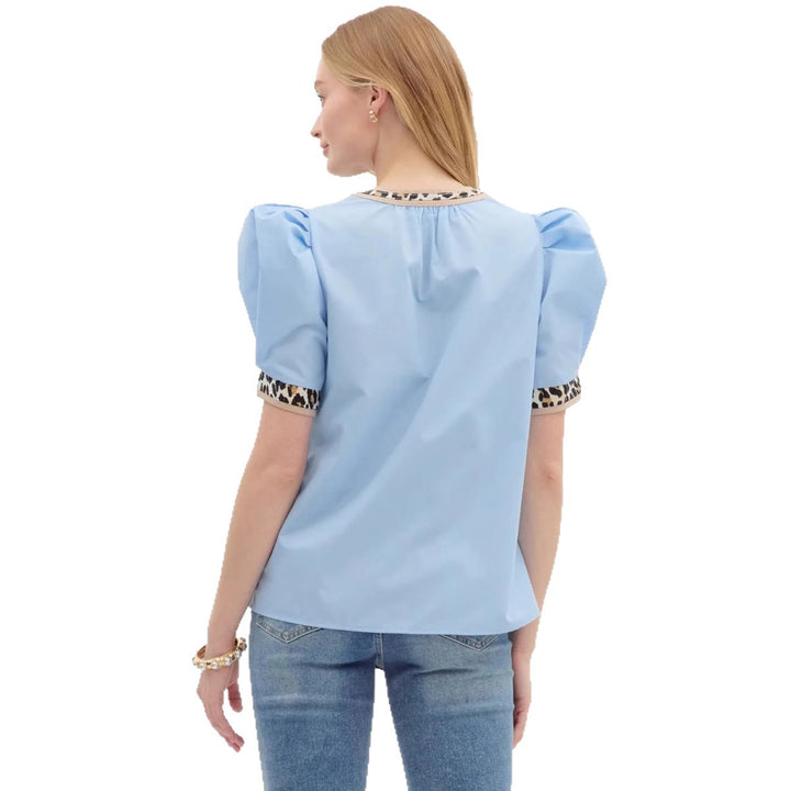 Damen nan luftige Bluse mit Puffärmeln V-Ausschnitt und Leo-Besatz Echo Archiv