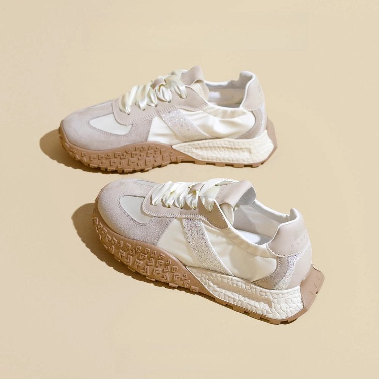 Damen Sportliche Sneakers mit glitzernden Akzenten und futuristischem Design Echo Archiv