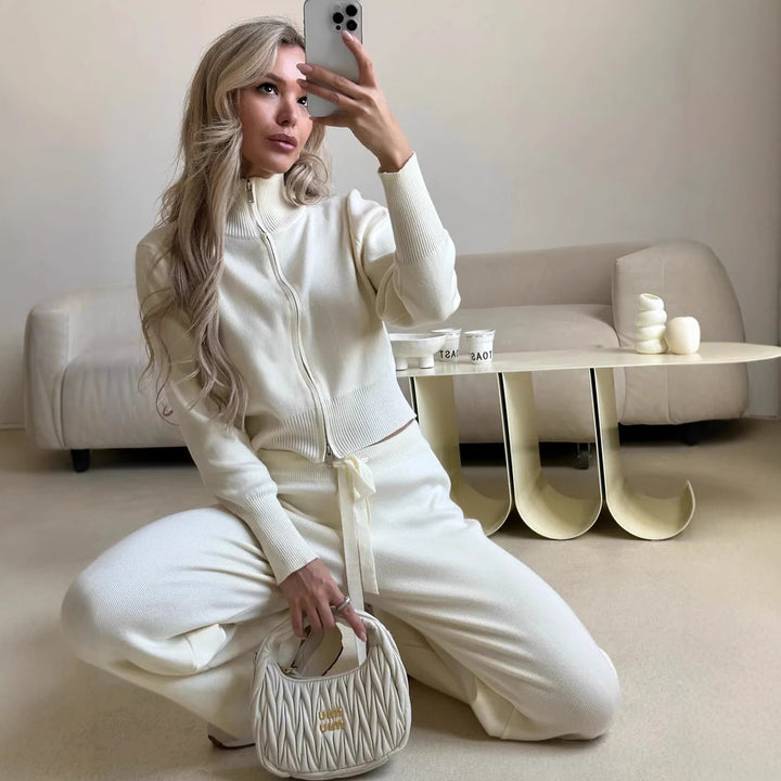 Damen gestricktes Lounge-Set mit kurzem Reißverschluss-Cardigan und weitem High-Waist-Jogginghose – Élanora