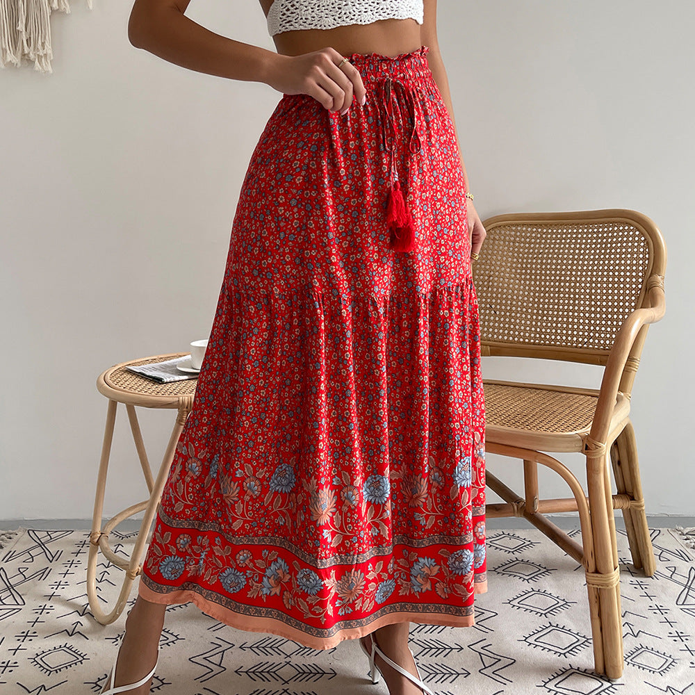 Damen leichter Stufen-Maxirock mit elastischem Rüschenbund, Kordel-Tassel und zartem Paisley-Print – Valéora