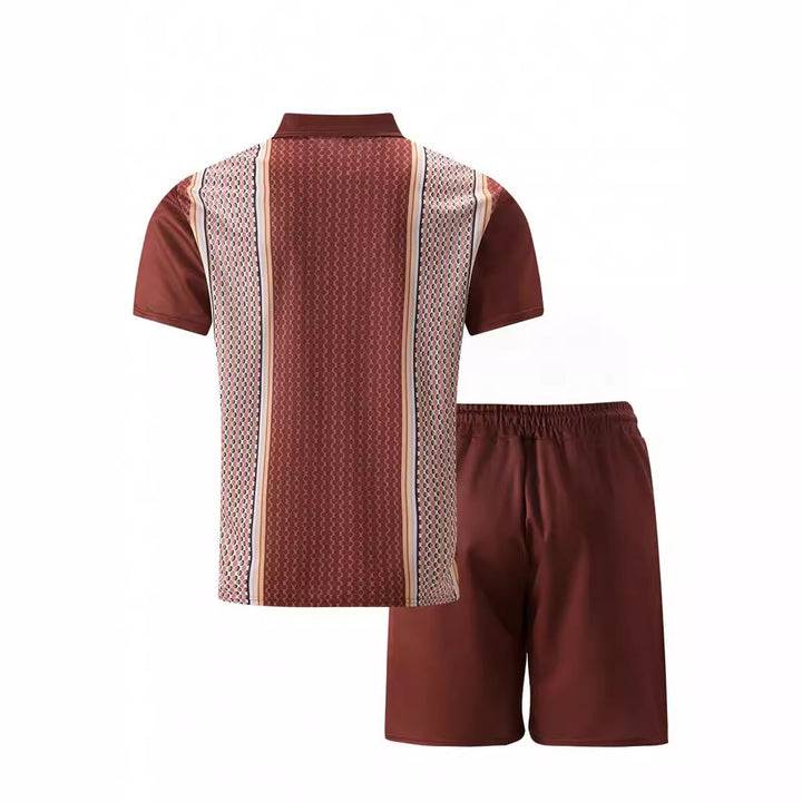 Herren modisches Kurzarmoutfit mit hohem Kragen und praktischen Taschen Echoarchiv