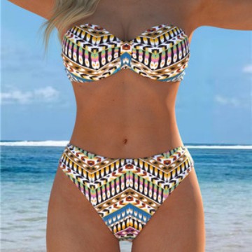 Damen Bandeau-Bikini mit stylischem Ethno-Muster und hohem Taillenschnitt Echo Archiv