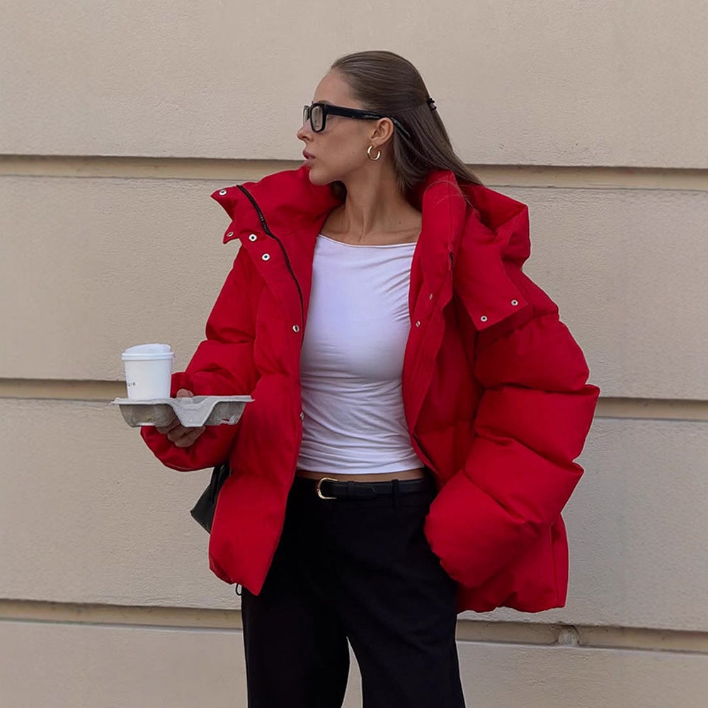 Damen Kurz geschnittene Stepp-Winterjacke mit hoher Kragenkapuze und wattierter Thermofütterung Echoarchiv