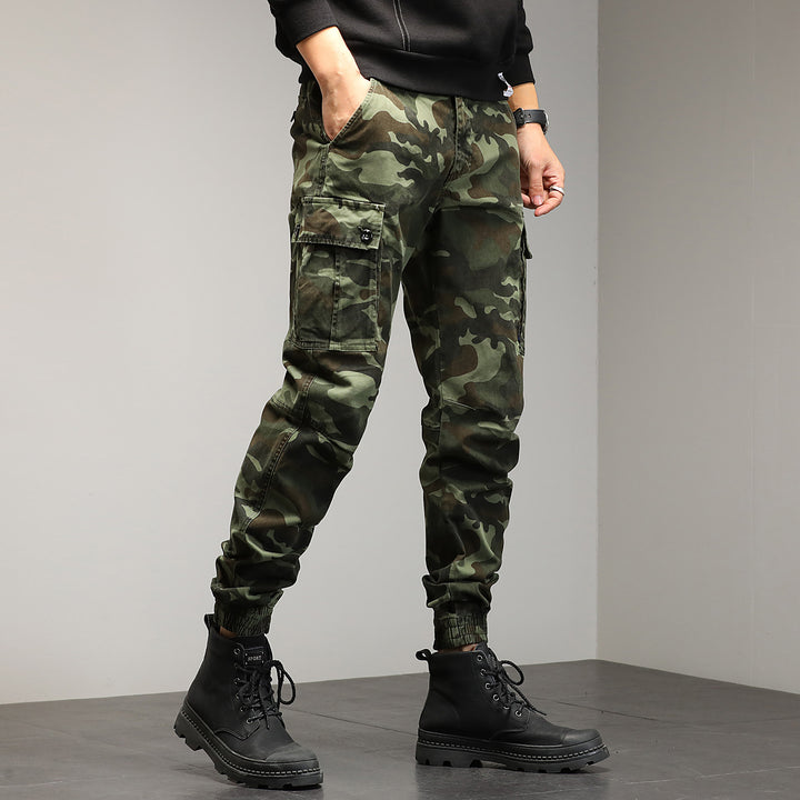 Herren Konisch geschnittene Utility-Cargohose im Camouflage-Joggerstil mit elastischem Bund und gerippten Bündchen Echo Archiv