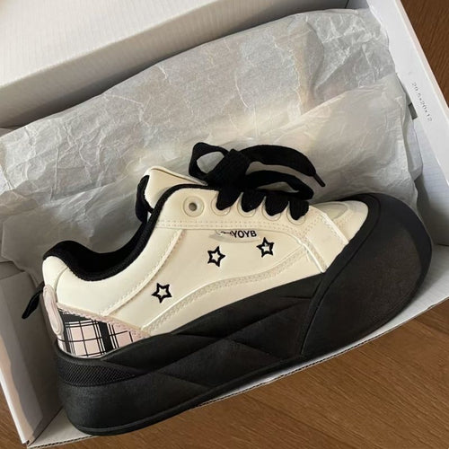 Damen Hochfront Sneaker mit trendigem Plateau und Sternen-Applikationen Echo Archiv