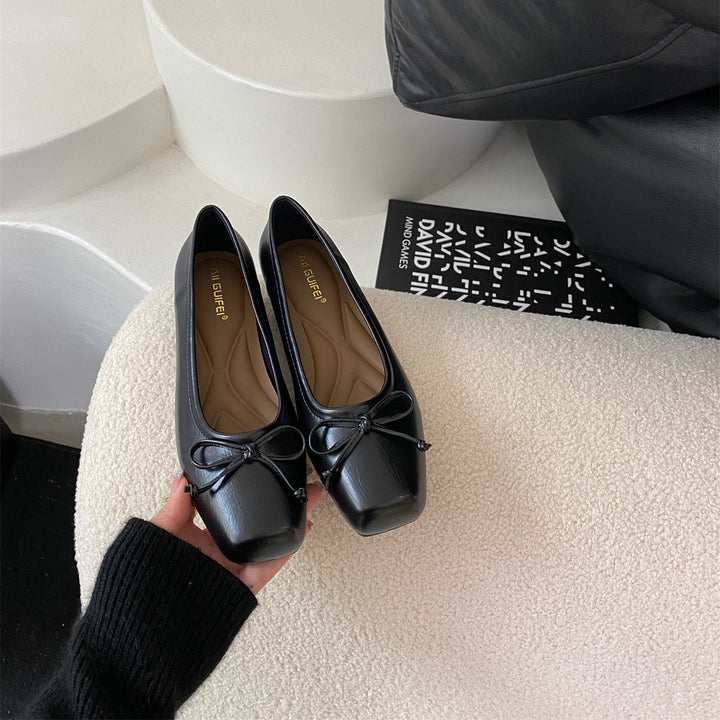 Damen klassisch geschnittene Ballerinas mit zierlichem Schleifenakzent und komfortabler Fußbettung Echoarchiv