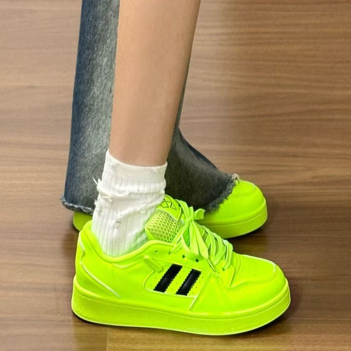 Damen Trendige Sneakers mit reflektierenden Akzenten und dämpfender Sohle Echo Archiv
