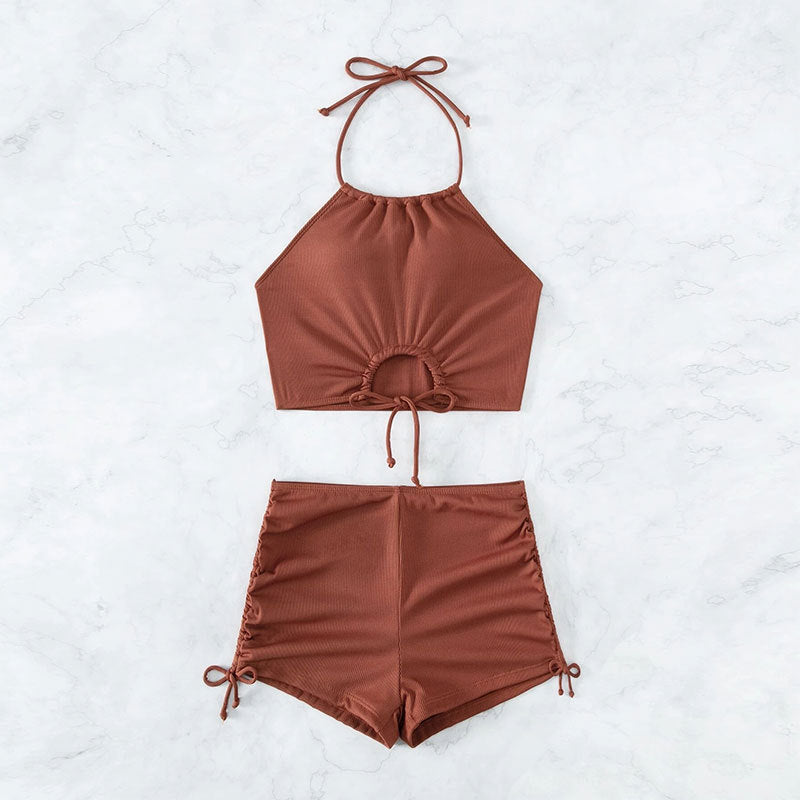 Damen Bikiniset mit gerafftem Crop-Top und freizügigen Shorts Echo Archiv