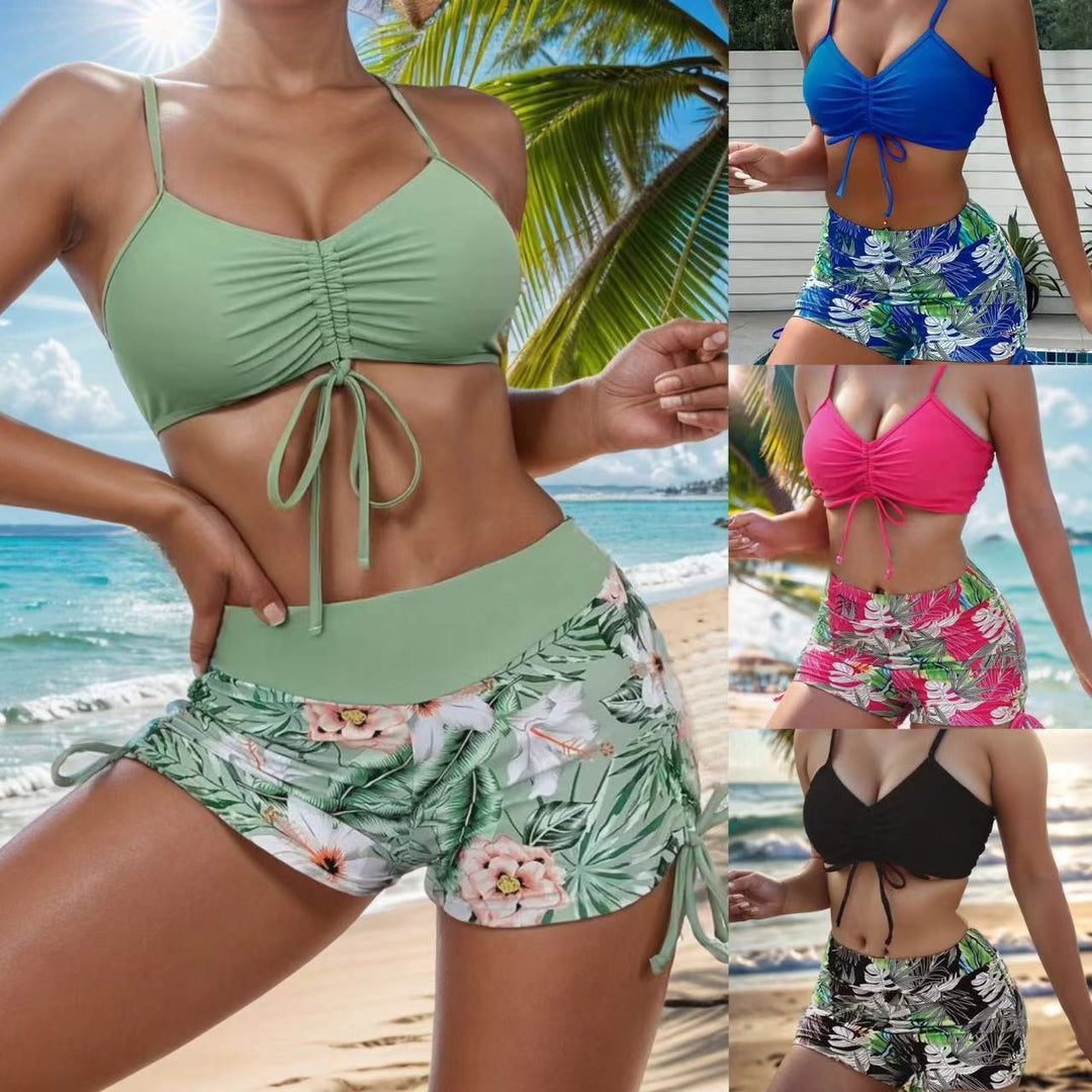 Damen Bikini-Set mit rüschenverziertem Oberteil und modischen Shorts Echo Archiv