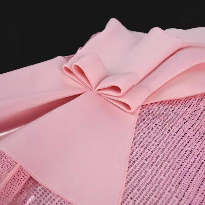 Damen glitzerndes Abendkleid mit asymmetrischem Design und extravaganten Rüschen Echo Archiv