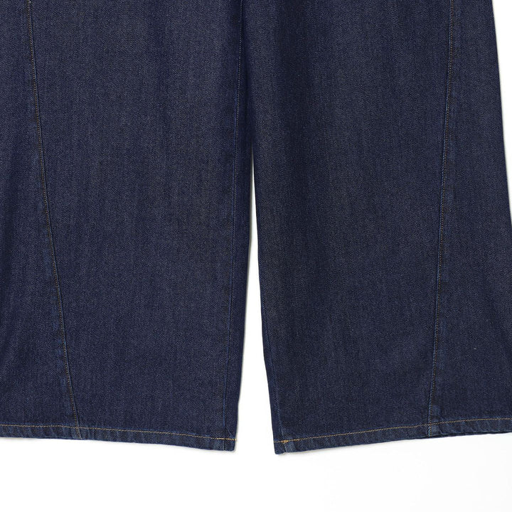 Damen hochgeschnittene Jeans mit weitem Bein, Stoffgürtel und großen Vordertaschen – Dénora