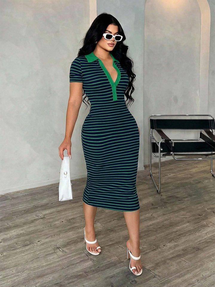Damen Figurbetontes Polokleid im Streifen‑Look aus Rippstrick mit kurzem Ärmel – Élara