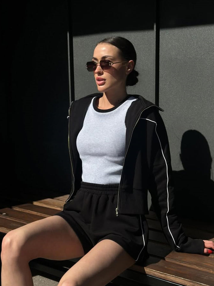 Damen nan athletischer Zweiteiler mit formendem Sportbustier, taillierter Highwaist-Sweatshorts und Zip-Hoodie Echo Archiv