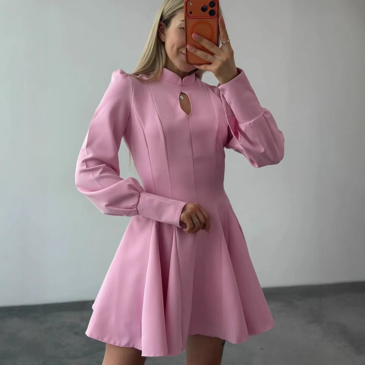 Damen A-Linien Minikleid mit Stehkragen, Schlitzdetail und Ballonärmeln Echoarchiv