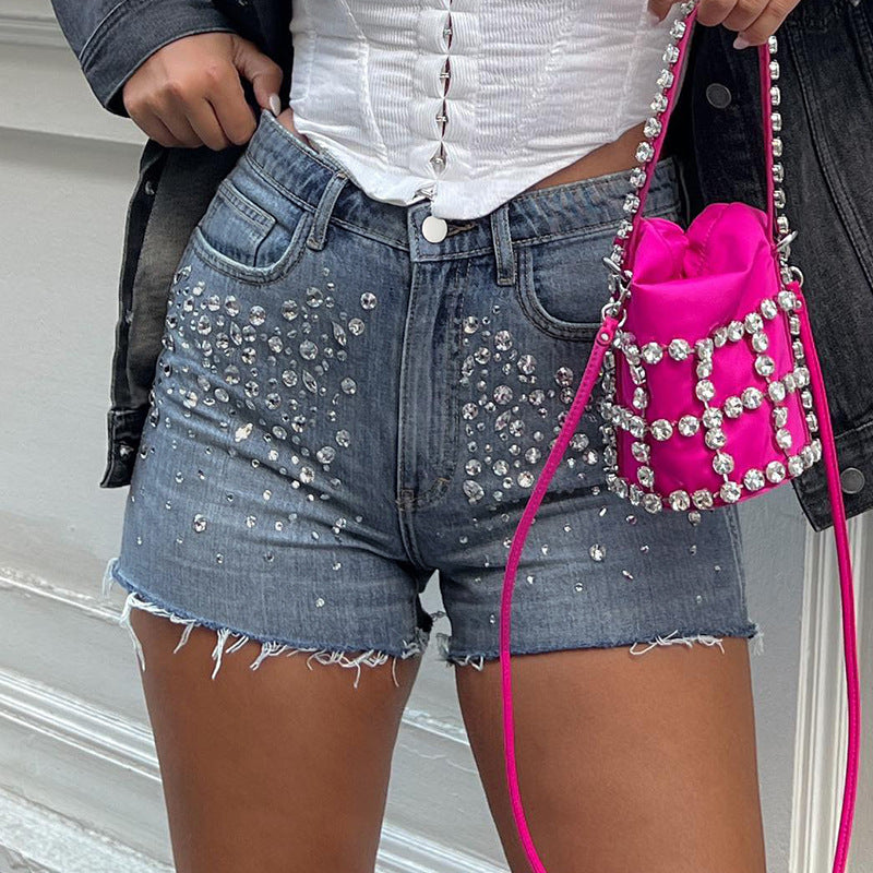 Damen Jeansshorts mit glitzernden Applikationen und fransigem Saum Echo Archiv