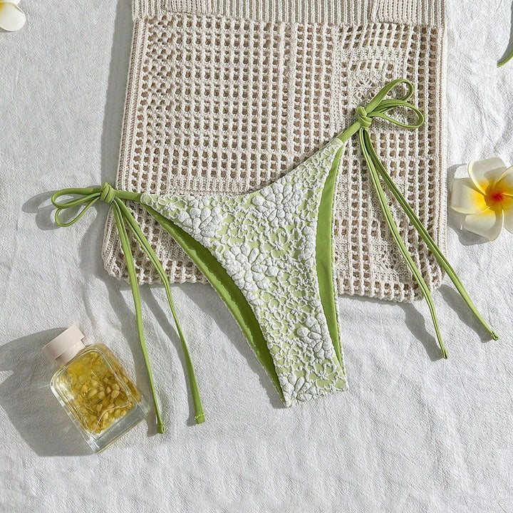 Damen Bikiniunterteil mit floralen Spitzenapplikationen Echo Archiv