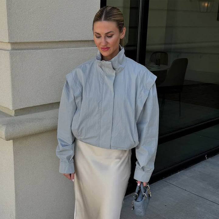 Damen Cropped Übergangsjacke mit Stehkragen und betonter Schulterpartie Echoarchiv