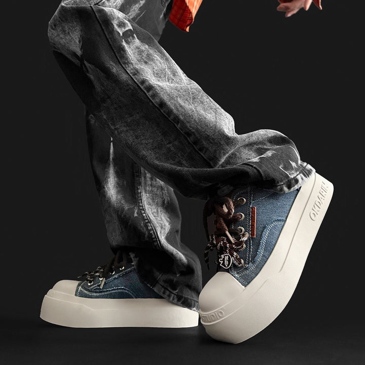 Damen Sneakers mit einem einzigartigen Schnürsystem und dämpfender Gummisohle Echo Archiv