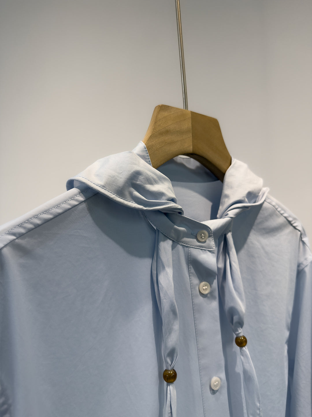 Damen Stylisches Kapuzenhemd mit Knöpfen Echoarchiv