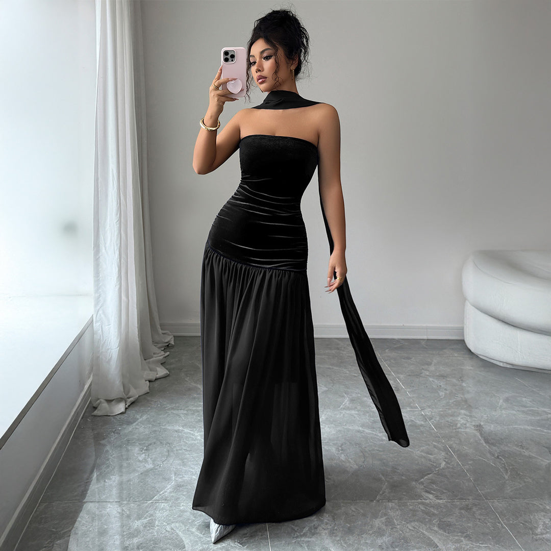 Damen Elegantes Abendkleid mit schulterfreiem Design und fließendem Rock Echo Archiv
