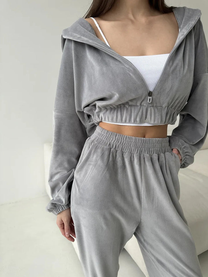 Damen luxuriöser Samt-Trainingsanzug mit geraffter Bomberjacke und High-Waist Jogginghose – Élanora