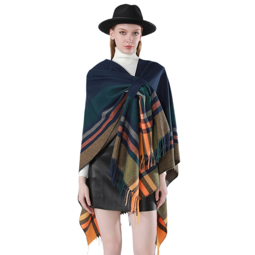 Damen Cape-Umhang aus Wollmix mit Bindegürtel und Karodessin Echo Archiv