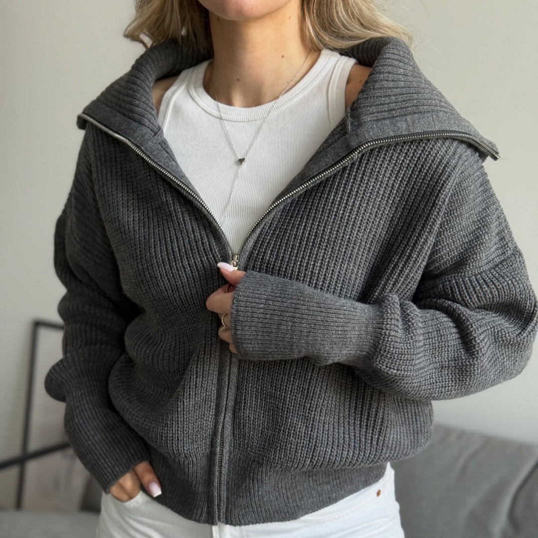 Damen Oversize Strickjacke mit Reißverschluss und hohem Kragen Echoarchiv