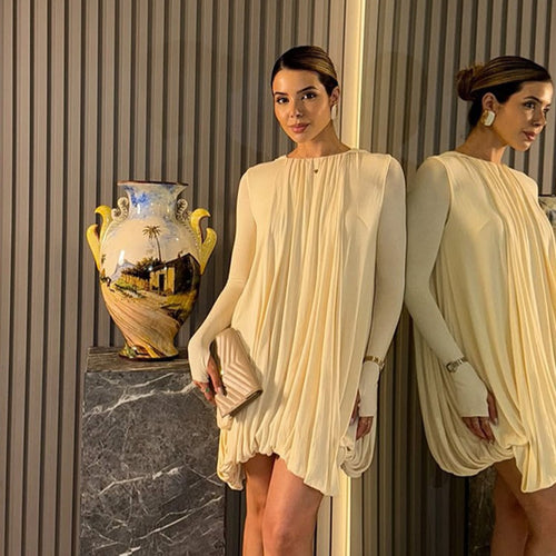 Damen Plissiertes Cocktail-Minikleid mit langen eng anliegenden Ärmeln und balloniertem Saum Echo Archiv