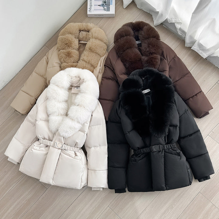 Damen Taillierte Kurz-Steppjacke mit voluminösem Schalkragen aus Kunstfell und Ziergürtel Echo Archiv