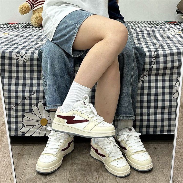 Damen Sneaker im sportlichen Design mit hochwertiger Dämpfung Echo Archiv