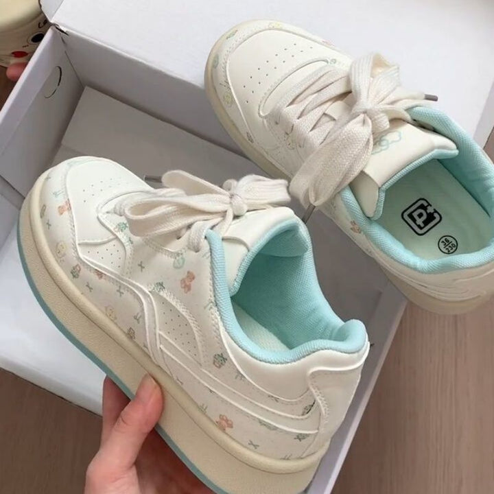 Damen Bequeme Freizeitsneaker mit floralem Design Echo Archiv