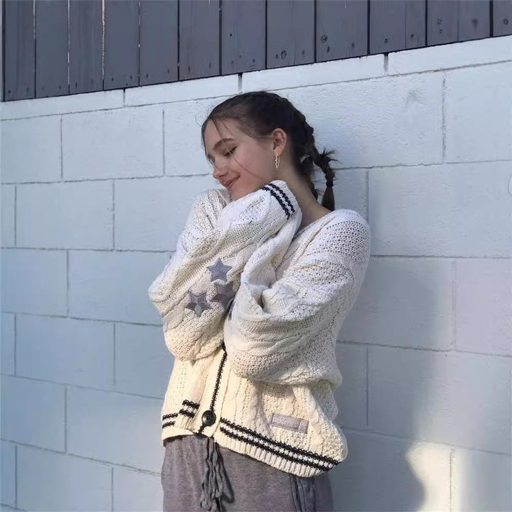 Damen nan oversized Zopfstrick Cardigan mit V-Ausschnitt und kontrastierenden Strickkanten Echo Archiv
