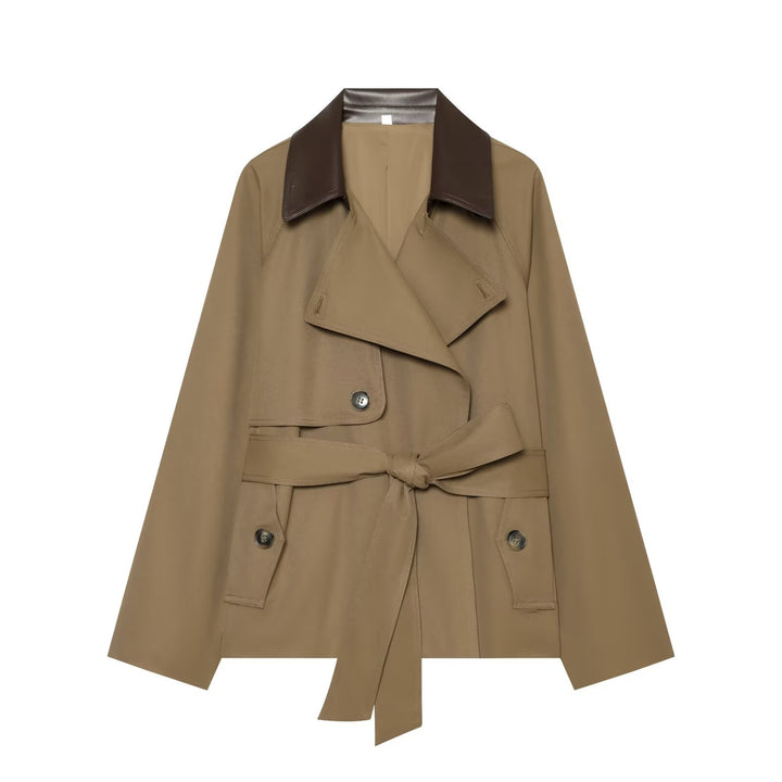 Damen kurz geschnittener Trenchcoat mit kontrastierendem Lederkragen und Taillengürtel Echo Archiv