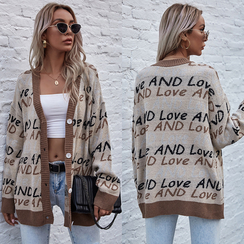 Damen Oversize-Strickcardigan mit Jacquard-Textmuster, V‑Ausschnitt & Knopfleiste Echoarchiv