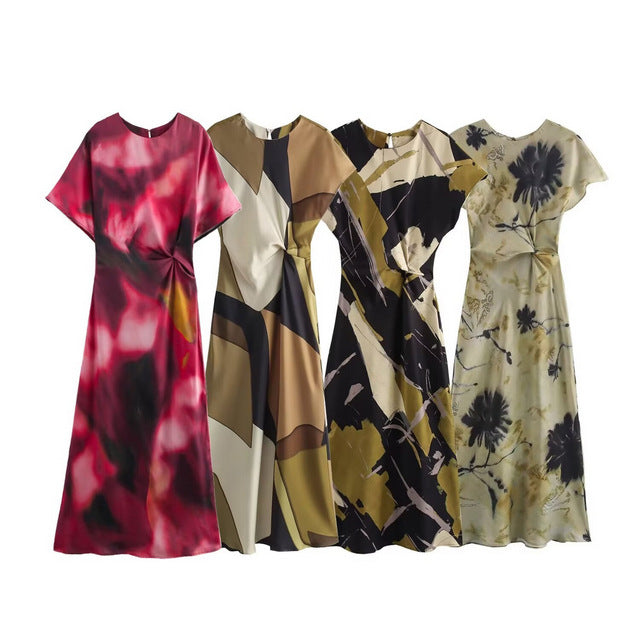 Damen Maxikleid mit modernem geometrischen Muster und fließendem Schnitt Echo Archiv