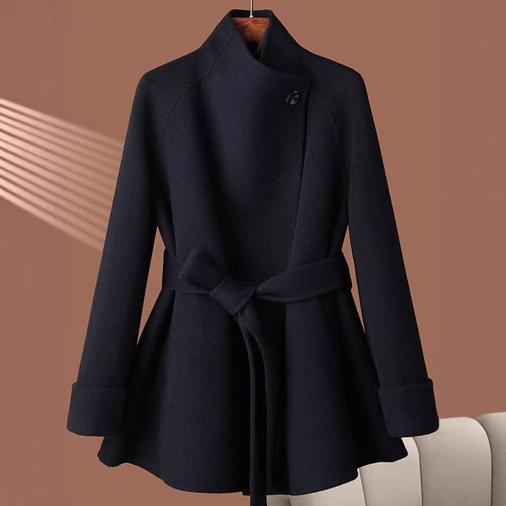 Damen Eleganter und klassischer Trenchcoat Echoarchiv
