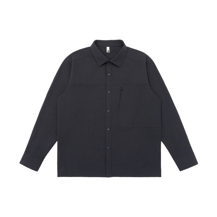 Unisex Oversize-Hemdjacke im Utility‑Style mit verdeckter Druckknopfleiste und diagonaler Reißverschlusstasche Echoarchiv