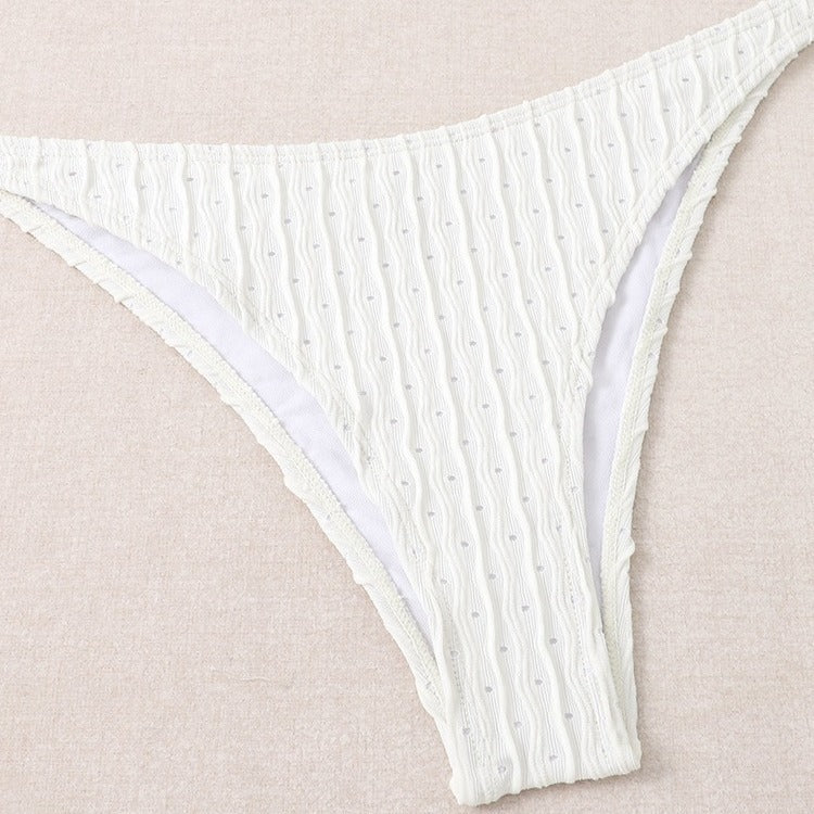 Damen Triangel-Bikini mit modischem Wickelrock und eleganten Details Echo Archiv