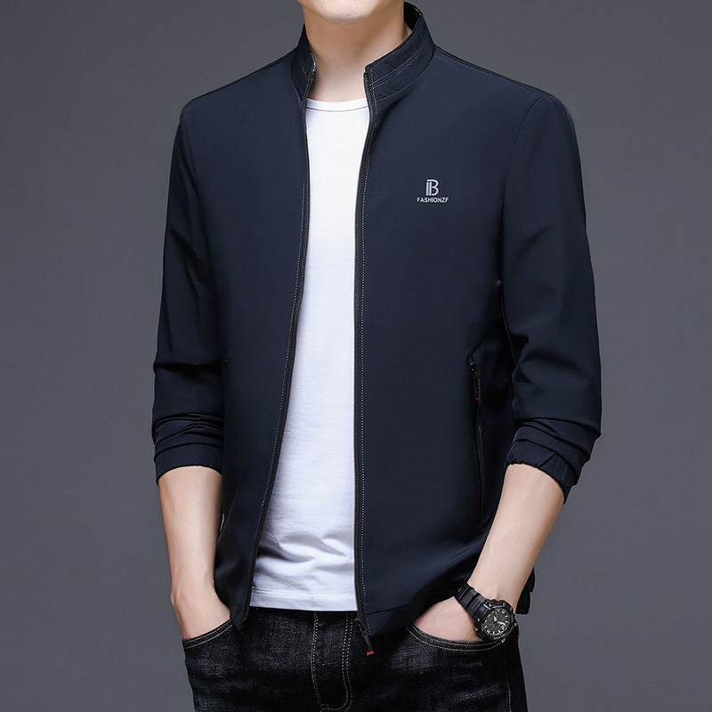 Herren sportliche Leichtjacke mit atmungsaktivem Material und innovativem Schnitt Echoarchiv