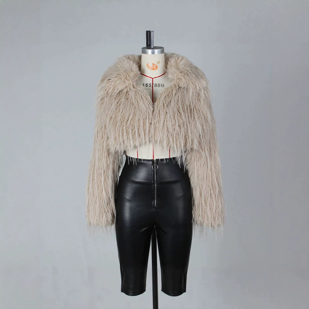 Damen Flauschiger Cropped-Bolero aus Hochflor-Kunstpelz mit spitzem Revers Echo Archiv